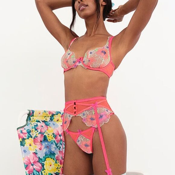 For Love and Lemons Shimmer Zinnia Embroidery Underwire Bra in Magenta - Picture 4 of 5